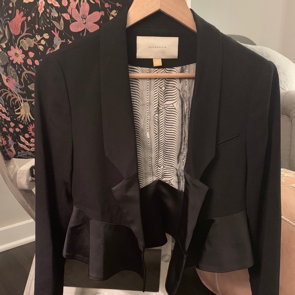 Anthropologie Jackets & Blazers - Leifsdottir Anthro Black Cropped Tuxedo Blazer